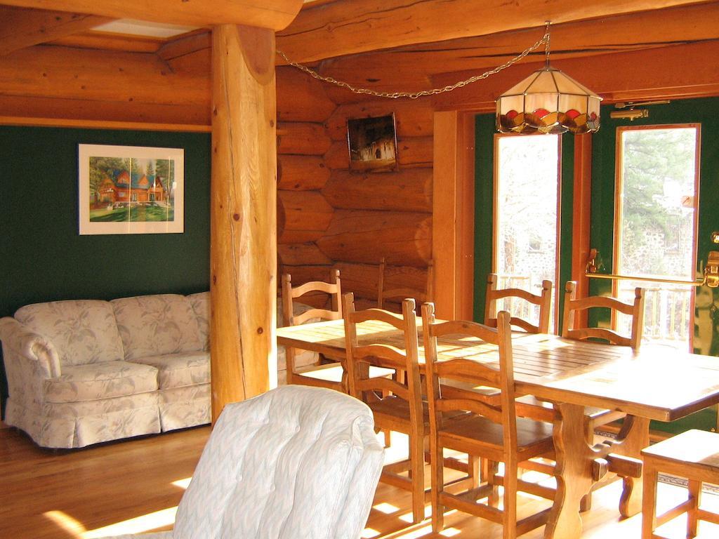 Rainbow Lake Castle Resort Princeton Extérieur photo