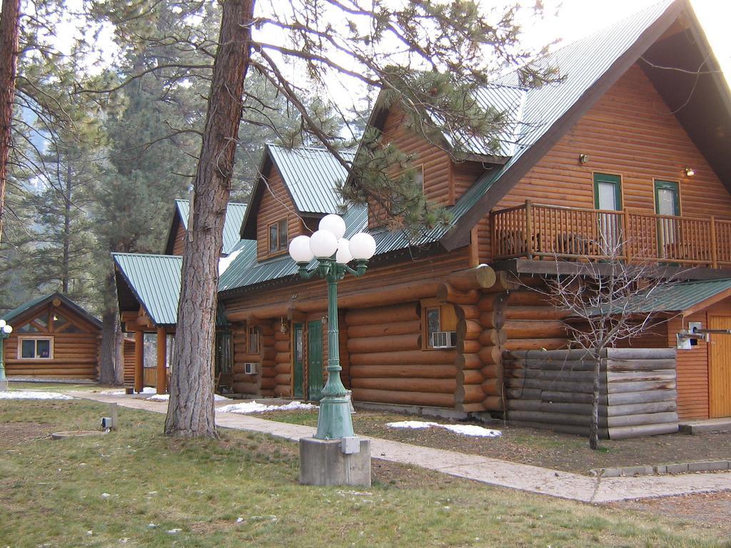 Rainbow Lake Castle Resort Princeton Extérieur photo