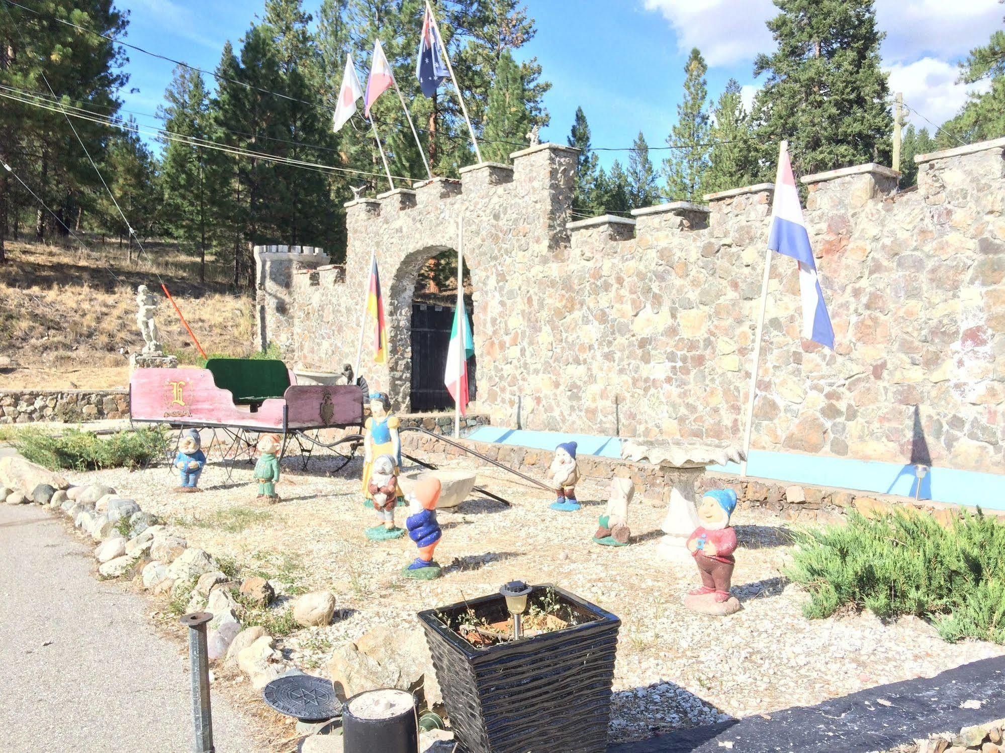 Rainbow Lake Castle Resort Princeton Extérieur photo